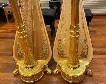 �ؐ��e�[�u���̏�ɂ���ԕr

AI �����R���e���c�͌����܂މ\��������܂��B